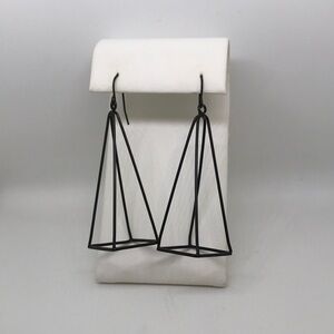 BLACK TRIANGLE EARRINGS✨✨✨